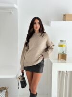 Женский Теплый Мягкий Свитер Мокко Оверсайз - Трикотажный с Заниженной Линией Плеча