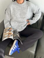 Женский Теплый Мягкий Серый Свитер Оверсайз - Трикотажный с Заниженной Линией Плеча