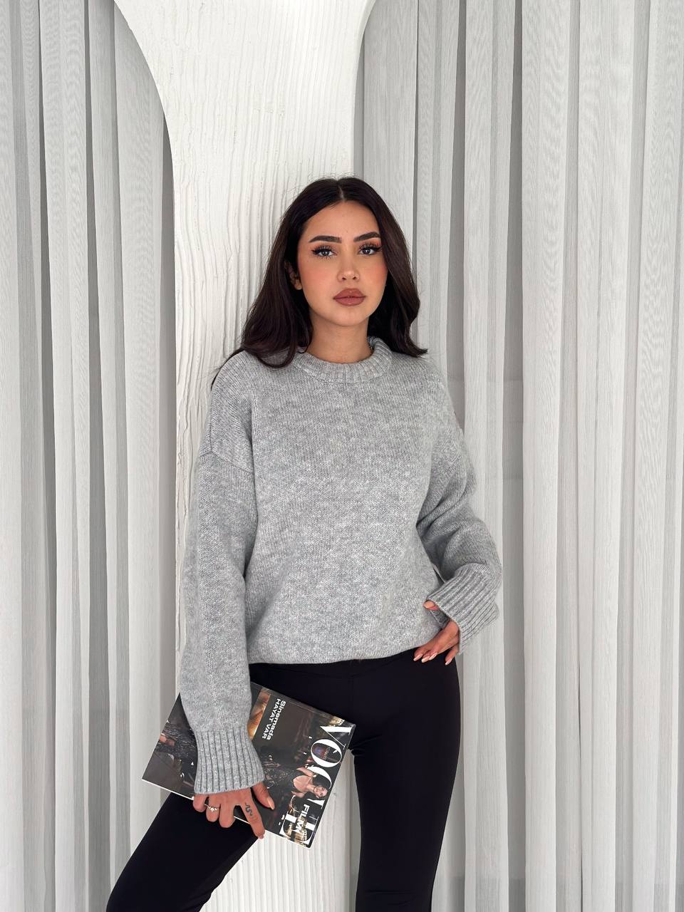 photo_2025-11-01_09-54-36 Женский Теплый Мягкий Серый Свитер Оверсайз - Трикотажный с Заниженной Линией Плеча