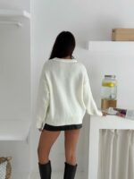 Женский Теплый Мягкий Белый Свитер Оверсайз - Трикотажный с Заниженной Линией Плеча
