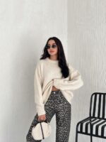 Женский Теплый Мягкий Бежевый Свитер Оверсайз - Трикотажный с Заниженной Линией Плеча