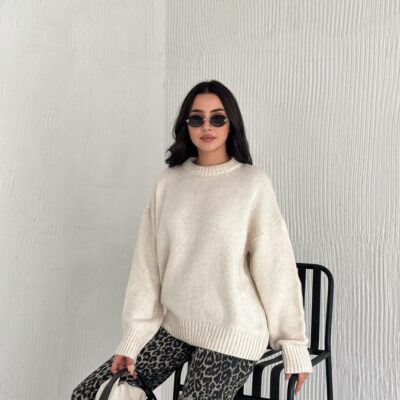 Женский Теплый Мягкий Бежевый Свитер Оверсайз - Трикотажный с Заниженной Линией Плеча