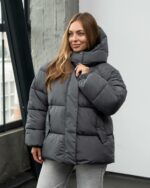 Женская Зимняя Темно-Серая Объемная Дутая Куртка - Стеганый Пуховик Дутик с Капюшоном