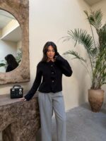 Женский Теплый Классический Черный Кардиган на Пуговицах с Рюшами