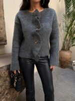 Женский Теплый Классический Графитовый Кардиган на Пуговицах с Рюшами