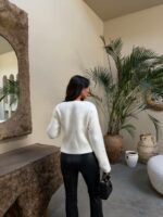 Женский Теплый Классический Белый Кардиган на Пуговицах с Рюшами