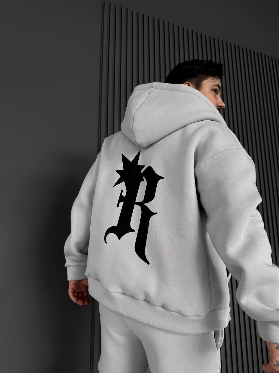 photo_2025-11-07_11-04-08 Мужское Теплое Серое Зип Худи с Начесом - Кофта Зипка на Молнии с Принтом на Спине