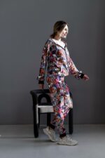 Женский Спортивный Костюм в Мультяшный Принт - Зип Кофта на Молнии + Штаны Джоггеры