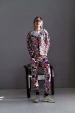 Женский Спортивный Костюм в Мультяшный Принт - Зип Кофта на Молнии + Штаны Джоггеры