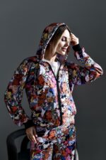 Женский Спортивный Костюм в Мультяшный Принт - Зип Кофта на Молнии + Штаны Джоггеры