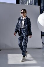 Женский Черный Спортивный Костюм в Поцелуях - Зип Кофта на Молнии + Штаны Джоггеры