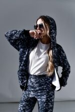 Женский Черный Спортивный Костюм в Поцелуях - Зип Кофта на Молнии + Штаны Джоггеры