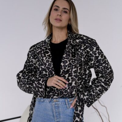 Женская Серая Кожаная Куртка Косуха в Леопардовый Принт - Короткая с Ремешком