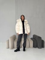 Женская Зимняя Объемная Молочная Куртка Пуховик Оверсайз с Капюшоном