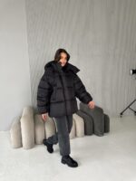 Женская Зимняя Объемная Черная Куртка Пуховик Оверсайз с Капюшоном