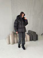 Женская Зимняя Объемная Черная Куртка Пуховик Оверсайз с Капюшоном