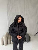 Женская Зимняя Объемная Черная Куртка Пуховик Оверсайз с Капюшоном