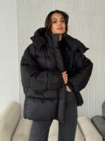 Женская Зимняя Объемная Черная Куртка Пуховик Оверсайз с Капюшоном