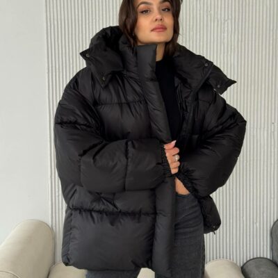 Женская Зимняя Объемная Черная Куртка Пуховик Оверсайз с Капюшоном