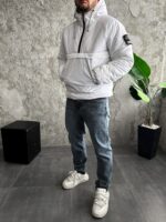 Мужской Утепленный Белый Анорак Плащевка с Капюшоном с Нашивкой на Рукаве