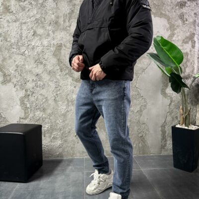 Мужской Утепленный Черный Анорак Плащевка с Капюшоном с Нашивкой на Рукаве