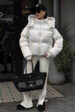 Женская Зимняя Дутая Молочная Куртка Пуфер Пуфи Оверсайз с Капюшоном