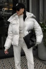 Женская Зимняя Дутая Молочная Куртка Пуфер Пуфи Оверсайз с Капюшоном