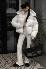 Женская Зимняя Дутая Молочная Куртка Пуфер Пуфи Оверсайз с Капюшоном