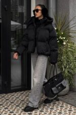 Женская Зимняя Дутая Черная Куртка Пуфер Пуфи Оверсайз с Капюшоном