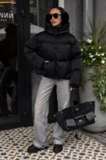 Женская Зимняя Дутая Черная Куртка Пуфер Пуфи Оверсайз с Капюшоном