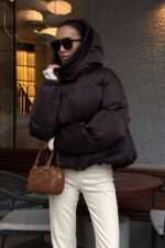 Женская Зимняя Дутая Коричневая Куртка Пуфер Пуфи Оверсайз с Капюшоном