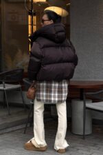 Женская Зимняя Дутая Коричневая Куртка Пуфер Пуфи Оверсайз с Капюшоном