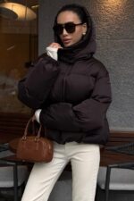 Женская Зимняя Дутая Коричневая Куртка Пуфер Пуфи Оверсайз с Капюшоном