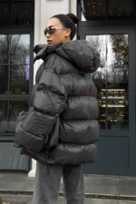 Женская Зимняя Объемная Графитовая Куртка Пуховик Тайм Оверсайз с Капюшоном