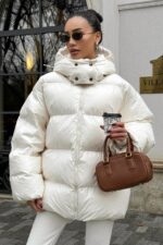 Женская Зимняя Объемная Молочная Куртка Пуховик Тайм Оверсайз с Капюшоном