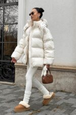 Женская Зимняя Объемная Молочная Куртка Пуховик Тайм Оверсайз с Капюшоном