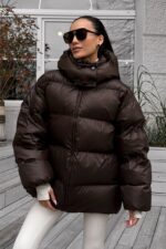 Женская Зимняя Объемная Коричневая Куртка Пуховик Тайм Оверсайз с Капюшоном