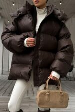 Женская Зимняя Объемная Коричневая Куртка Пуховик Тайм Оверсайз с Капюшоном