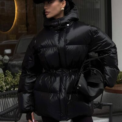 Женская Зимняя Объемная Черная Куртка Пуховик Айс с Капюшоном и Затяжками на Талии