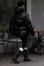 Женская Зимняя Объемная Черная Куртка Пуховик Айс с Капюшоном и Затяжками на Талии