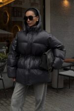 Женская Зимняя Объемная Графитовая Куртка Пуховик Айс с Капюшоном и Затяжками на Талии