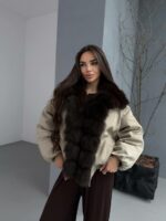 Женская Зимняя Бежевая Куртка с Натуральным Мехом