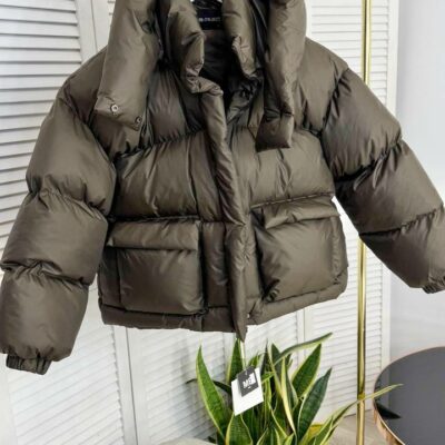 Женская Объемная Зимняя Куртка Пуфер Хаки Оверсайз под Горло с Капюшоном