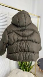 Женская Объемная Зимняя Куртка Пуфер Хаки Оверсайз под Горло с Капюшоном