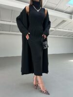 Женское Черное Платье Миди в Рубчик без Рукавов с Высоким Воротником + Длинный Кардиган (Комплект)