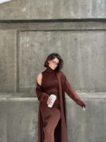 Женское Коричневое Платье Макси в Рубчик без Рукавов с Высоким Воротником + Длинный Кардиган (Комплект)