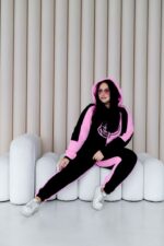 Женский Черно-Розовый Спортивный Костюм с Принтом - Утепленный на Флисе