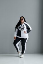 Женский Графитово-Белый Спортивный Костюм с Принтом - Утепленный на Флисе