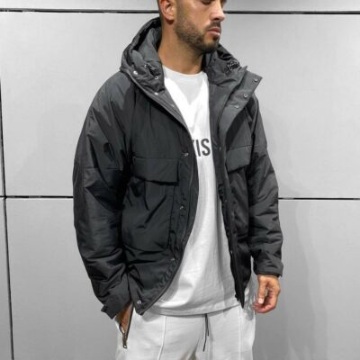 Мужская Демисезонная Черная Куртка с Капюшоном и Большими Карманами