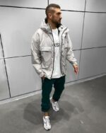 Мужская Демисезонная Серая Куртка с Капюшоном и Большими Карманами